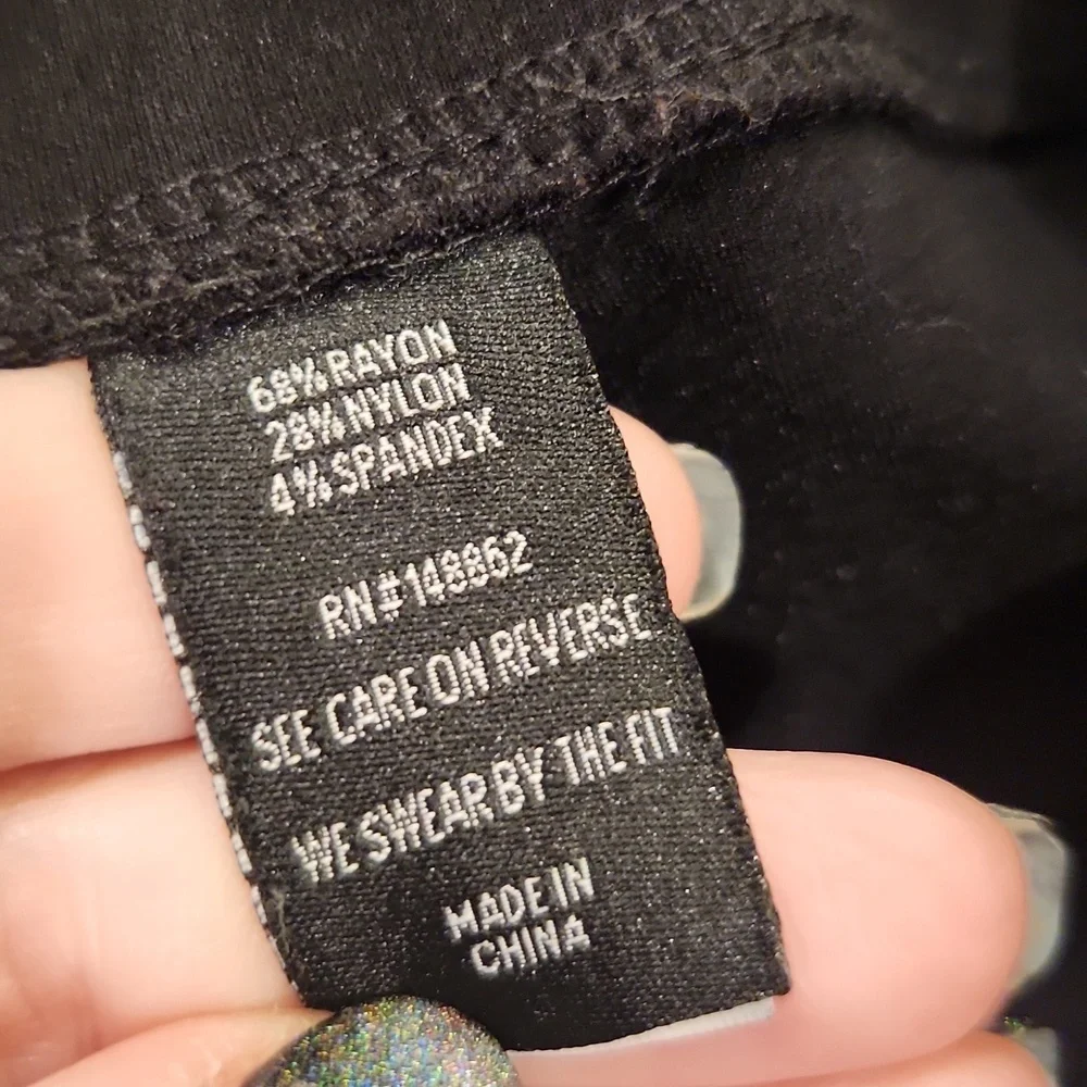Torrid Classic Black Leggings Size 0 (L)